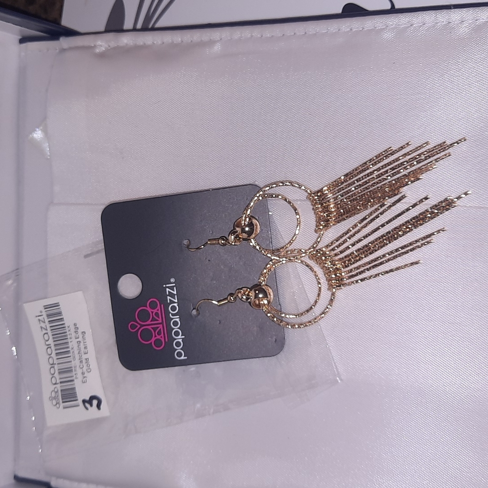 Paparazzi earrings Bundle 5 for 30.00 or 1 for 10